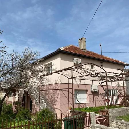 Nada Apartment Bileca